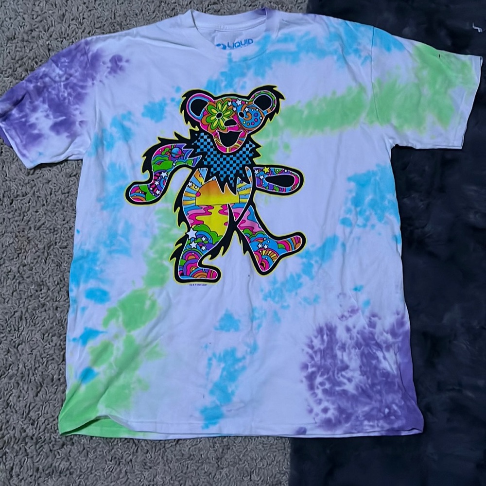 Short sleeve ; Grateful Dead shirt!